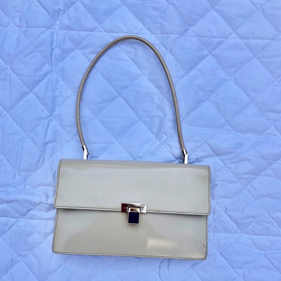 VINTAGE GUCCI PURSE (cream color) - Picture 2 of 7